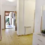 Elizabeta By Interhome דירה אומאג