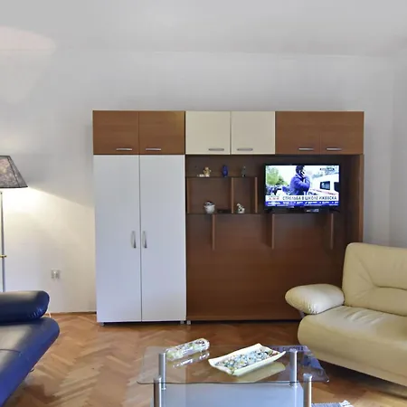 Elizabeta By Interhome *